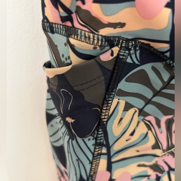 Crane, leggings, like new, size Medium. - Picture 2 of 3